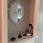 Jennifer Apartment